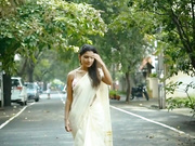 Reshmi sexy Desi girlin saree