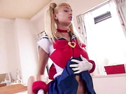 Retro cosplay Sailor moon vs Sailor jupiter