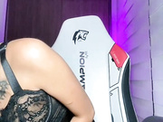 HyoryYOuO se excita con su lush