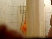 Espiada en la ducha a mi hermana 2
