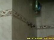 Espiando ala prima en la ducha