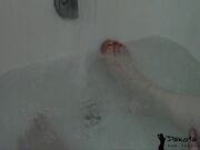 DakotaCharmsxxx Dakota Washes Her Stinky Feet in private premium video