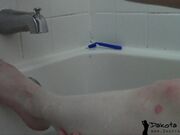 DakotaCharmsxxx Dakota Washes Her Stinky Feet in private premium video