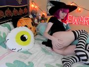 Tweetney - Witch shows off her anal magic tricks