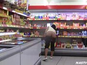 NASTY-NASTIA - Public provozieren im Supermarkt