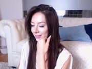 SwannaBelle Vibrate Pussy
