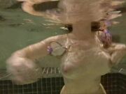 BellaBrookz Underwater in private premium video