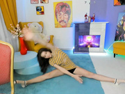 Amy_haris - Skinny gymnast doing splits