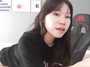 Asian camgirl Minarocket squirting and dp masturbation