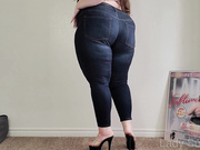 xLadySublimex 25 BBW Twerks Ass in Blue Skinny Jeans