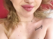 Blonde girl wants your cum on her face