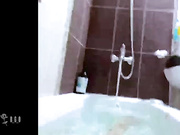 Lolli-Popa  2022-07-11   bathtub