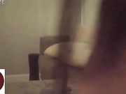 Kateelife shaking ass on couch and fingering herself
